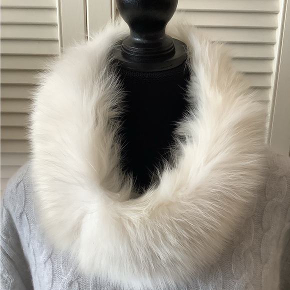 Genuine Winter White Arctic Fox Fur Headband - Neck Warmer - Picture 3 of 6
